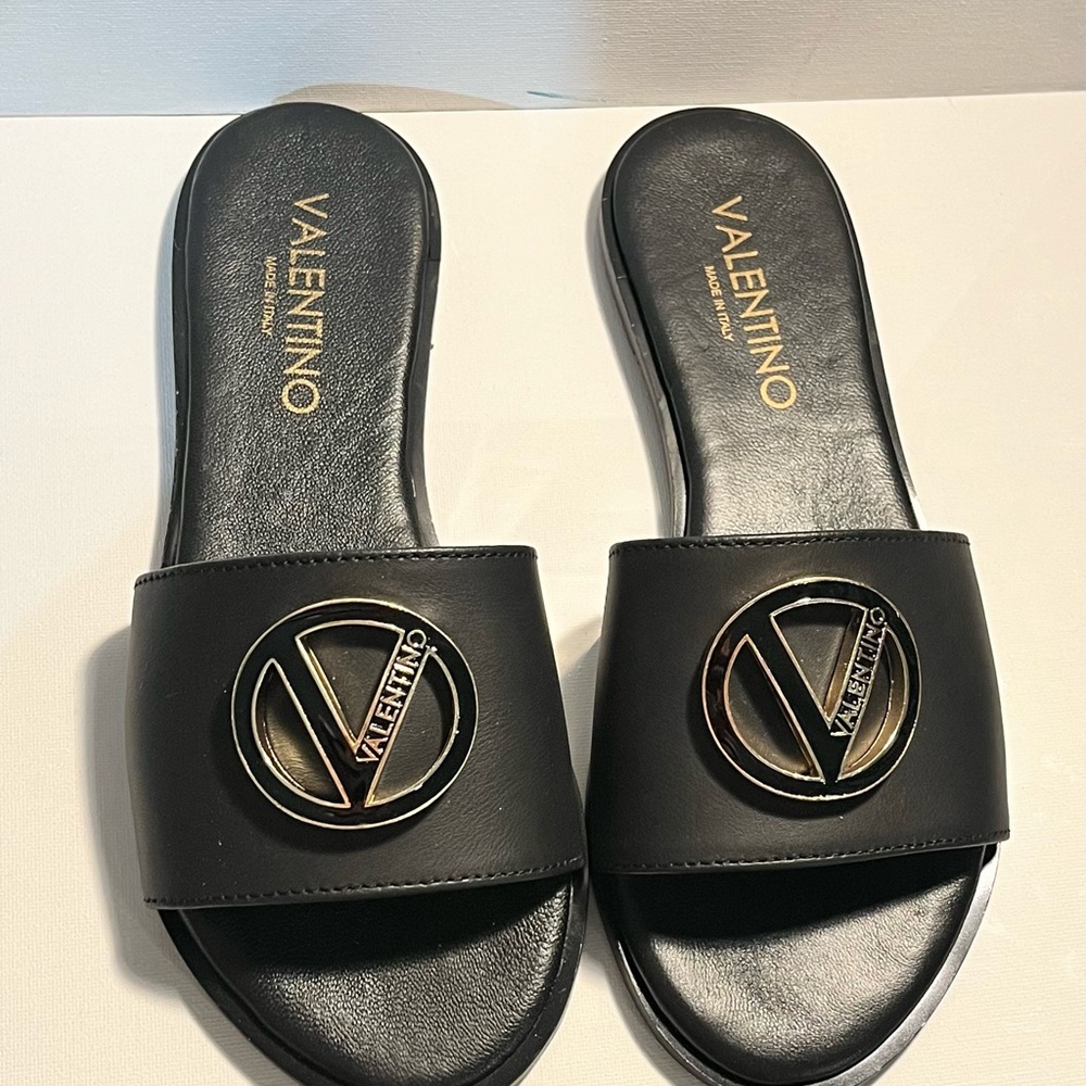 Valentino by Mario Valentino Bugola Leather Sandal Size 7